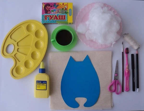 Кавова іграшка: грайливий котик Кавова іграшка: грайливий котик