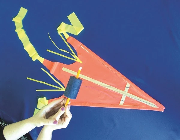 Як зробити повітряного змія своїми руками - оздоблення