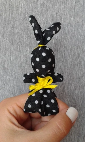 Як швидко з дитиною виготовити іграшку-забавлянку Як швидко з дитиною виготовити іграшку-забавлянку