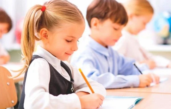 Зарахування до першого класу: алгоритм з підказками Зарахування до першого класу: алгоритм з підказками