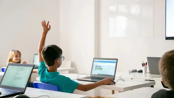 Цифрові освітні центри в Україні