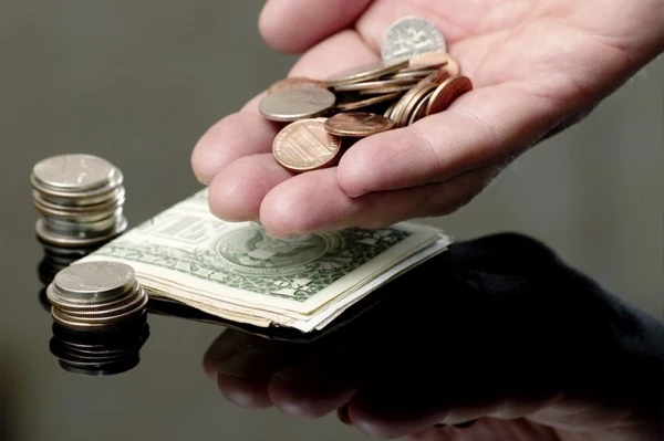 Громади звернулись до уряду для підтримки забезпечення зарплат вчителям