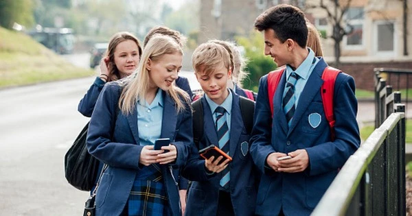 Шкільна форма й успішність