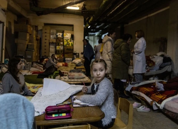 Діти в укриттях закладів освіти