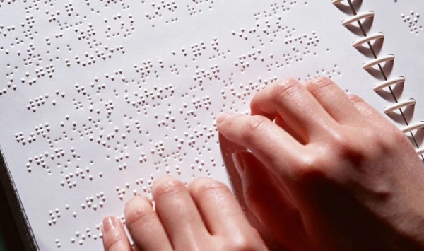 Підручники шрифтом Брайля в школах